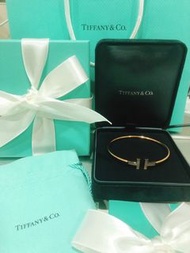 Tiffany T Wire 18K玫瑰金窄版嵌珍珠母貝手環