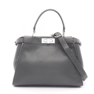 [มือสอง] กระเป๋าถือ Fendi Peekaboo Regular 2-Way รุ่น 8BN290 หนังสีเทา กระเป๋าถือ Peekaboo 2-way ทรง