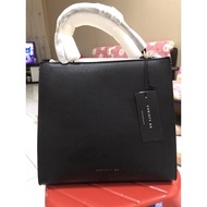CN Madison Handbag (black)