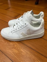 VEJA平底白鞋