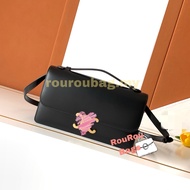 B0utique+Quality Crossbody Handbag CE-L102U3
