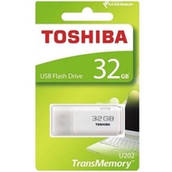 TOSHIBA 32 GB FLASH DRIVE TOSHIBA FLASH DRIVE/