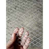 ♞,♘,♙,♟expanded metal wire mesh