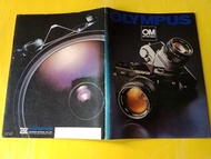 1970年尾 Olympus 奧林帕斯 OM System “英文版” Catalogue 產品目錄。這本 Olympus 目錄介紹 OM 系列設計理念和進程，  OM-1 OM-2 機身鏡頭，可以展