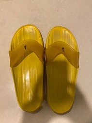 Nike拖鞋