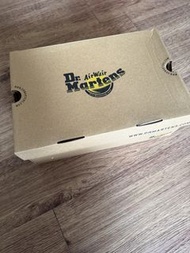 Dr. Martens 1460 白色靴子