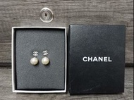 Chanel經典珍珠耳環