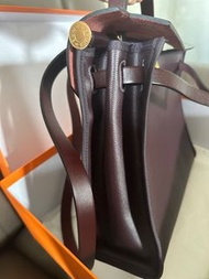 Herbag 31 Berline (黑加倫紫色配金扣)