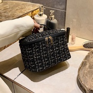 B2U Knitting Style Portable Carry-On Waterproof Makeup Toiletries Travel Cosmetic Storage Bag