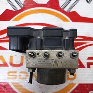 Volkswagen Polo 1.6 2014 abs pump used (6RF 614 117 C)