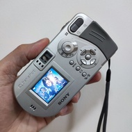กล้องถ่ายรูปดิจิตอล Sony Cyber-Shot DSC P72 (สินค้า มือ2 สภาพดี)