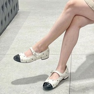 Women's Round-Toe Mary Jane Flats - Heart Detail