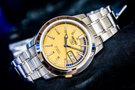 Win Watch Shop นาฬิกา SEIKO 5 Automatic รุ่น SNKK29K1 นาฬิกาข้อมือผู้ชายสายแสตนเลส หน้าปัดสีทอง -ของแท้ 100% รับประกัน 1 ปีเต็ม