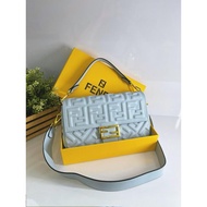 (READYSTOCK) FENDI5282929 HANDBAG