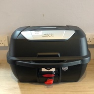 KOTAK GIVI BOX E43NTL WITH BASE PLATE STORAGE BOX GIVI (43 LITRE)