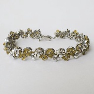 小花手鍊, 施華洛世奇元素