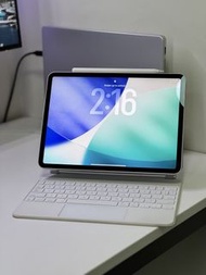【平放】 iPad Pro 2020 128GB with Magic Keyboard and Apple Pencil