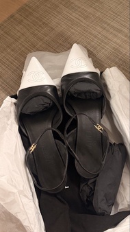 Chanel 26k slingback flats