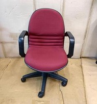 二手 紅色布面辦公椅 可調高低 扶手椅 單人椅 洽談椅 書桌椅 辦公室椅子 八成新便宜出售 租屋自用皆適合 桃園區免運費