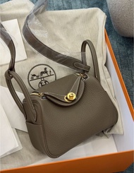 Hermes mini lindy Etoupe Gold hardware II 大象灰金扣 二代 迷你手袋 短肩帶 Stamp G mini evelyne picotin 18 Lindy 26