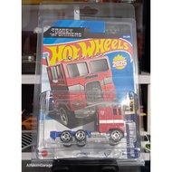 9.9 Hot Wheels Bumblebee Gold Optimus/ Prime Transformers Track Fleet/