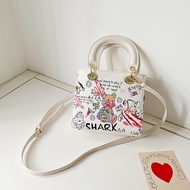 Túi Xách Nữ Túi Đeo Chéo Đì O Tặng Kèm Móc Khóa Họa Tiết Hình Gấu H09