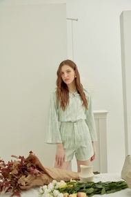 EMMA FRONT-POCKETS SHORTS กางเกงขาสั้นกระเป๋าหน้า