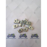 Motorcycle cover set clip