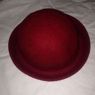 酒紅色圓頂帽