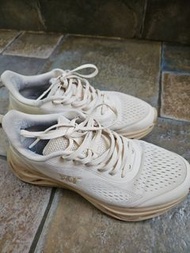 361 。Beige Color Sneakers 361度轻便透气缓震運動鞋