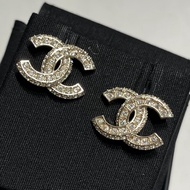 chanel 經典款 A86504 淡金色水鑽耳環