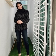 Blouse or kemeja hitam