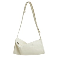 Crying Center | กระเป๋าสะพายข้างหนังสีดำพร้อมโลโก้