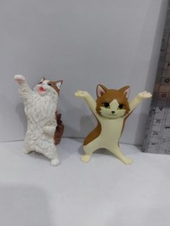 (共兩件)日本🇯🇵「Qualia 啡背/米白肚貓🐱 托筆架 公仔」&「Yell 啡背/白肚 長毛貓🐈 NYAOOOO 加油歡呼吶喊 公仔」可愛擺飾 收藏品。