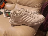 King health 中學生體育鞋