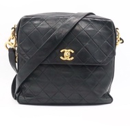 Chanel香奈兒黑金金球Matelasse相機包