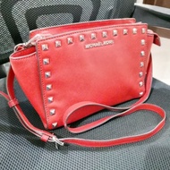PRELOVED MK SELMA LEATHER SLING BAG