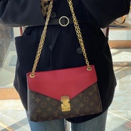 日常通勤款😝Lv經典款拼色pallas chain老花紅色傳奇信封包手提包