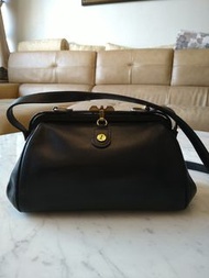 Gold Pfeil Vintage Leather Cross body bag 金箭 醫生包