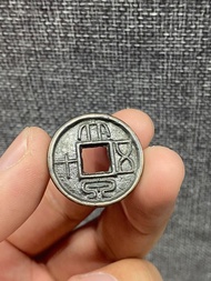 大泉五十，品相一流，版非常好。傳世水銀古，背陰刻四出 直徑26*0.2。漂亮沒毛