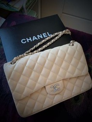 Chanel Classic Jumbo double flap (Beige)