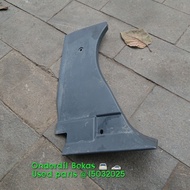 Mitsubishi lancer ck1 right trunk trim