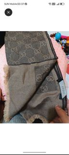 Gucci頸巾