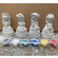 Set of 4 noble princesses holding animals about 10cm tall with 6 3ml colors and brushes for children