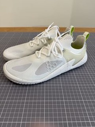Vivobarefoot Motus Strength Men 全新 EU44 (Lightly Defected)