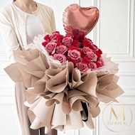 午後卡布奇諾氣球香水玫瑰巨型花束