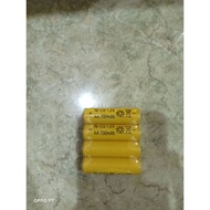 AA A2 Rechargeable Battery 700 maH 1.2 VOLT contents 4 pcs