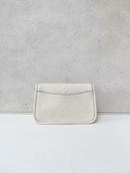 LV Diane  奶白色全皮腋下法棍包