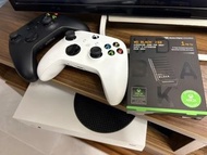 Xbox series S 512gb + WD Black C50 1TB Xbox Series X/S 擴充卡 + 兩個 Xbox 無線控制器