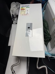 使用不足一年，SIMPA 牌 即熱式煤氣熱水爐 UZW11RM-N